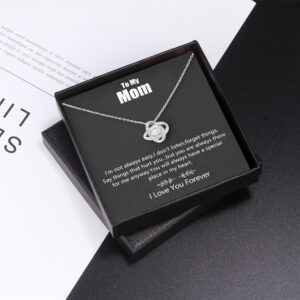 Mother’s Day hollow four-leaf clover light luxury design necklace gift box set