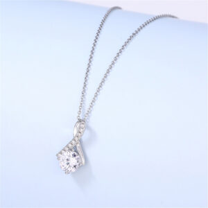 Trendy Herringbone Diamond Design Gift Box Pendant Necklace For The Great Mom