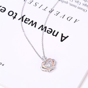 Fashionable Diamond Dynamic Crown Gift Box Necklace for Your Beloved Daughter