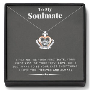 Fashionable Crown Diamond Design Gift Box Pendant Necklace For Your Soul Mate