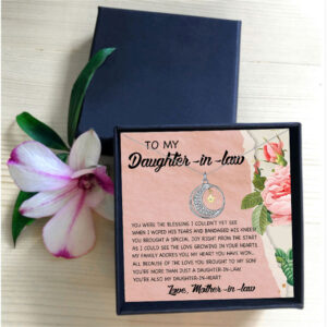 Fashion Star Moon Hollow Diamond Design Gift Box Pendant Necklace for Daughter-in-law