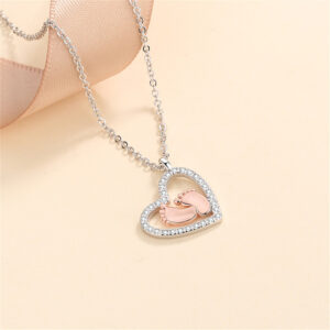 Fashionable heart-shaped diamond-studded pendant necklace with little feet gift box for mom