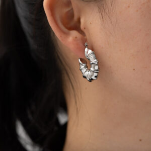 Retro Fashion Winding Circle Hollow Design Versatile Earrings